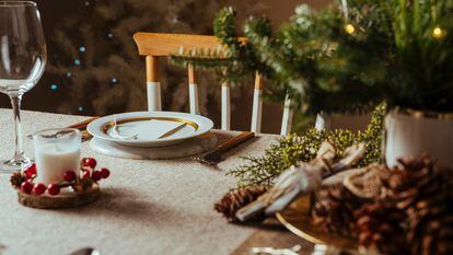 Una mesa de navidad.