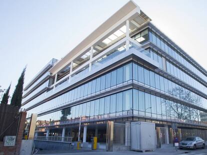 Nuevo edificio de la socimi Torre Rioja en la calle Osiris de Madrid y sede de una división global tecnológica de la farmacéutica Roche.