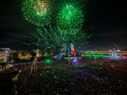 Vista panorámica del Zócalo durante los festejos del 15 de septiembre de 2022.
