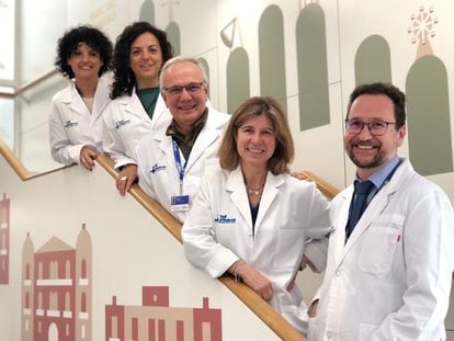 Imagen de los profesionales de la consulta de oncogenética pediátrica del Hospital Vall d'Hebron de Barcelona.