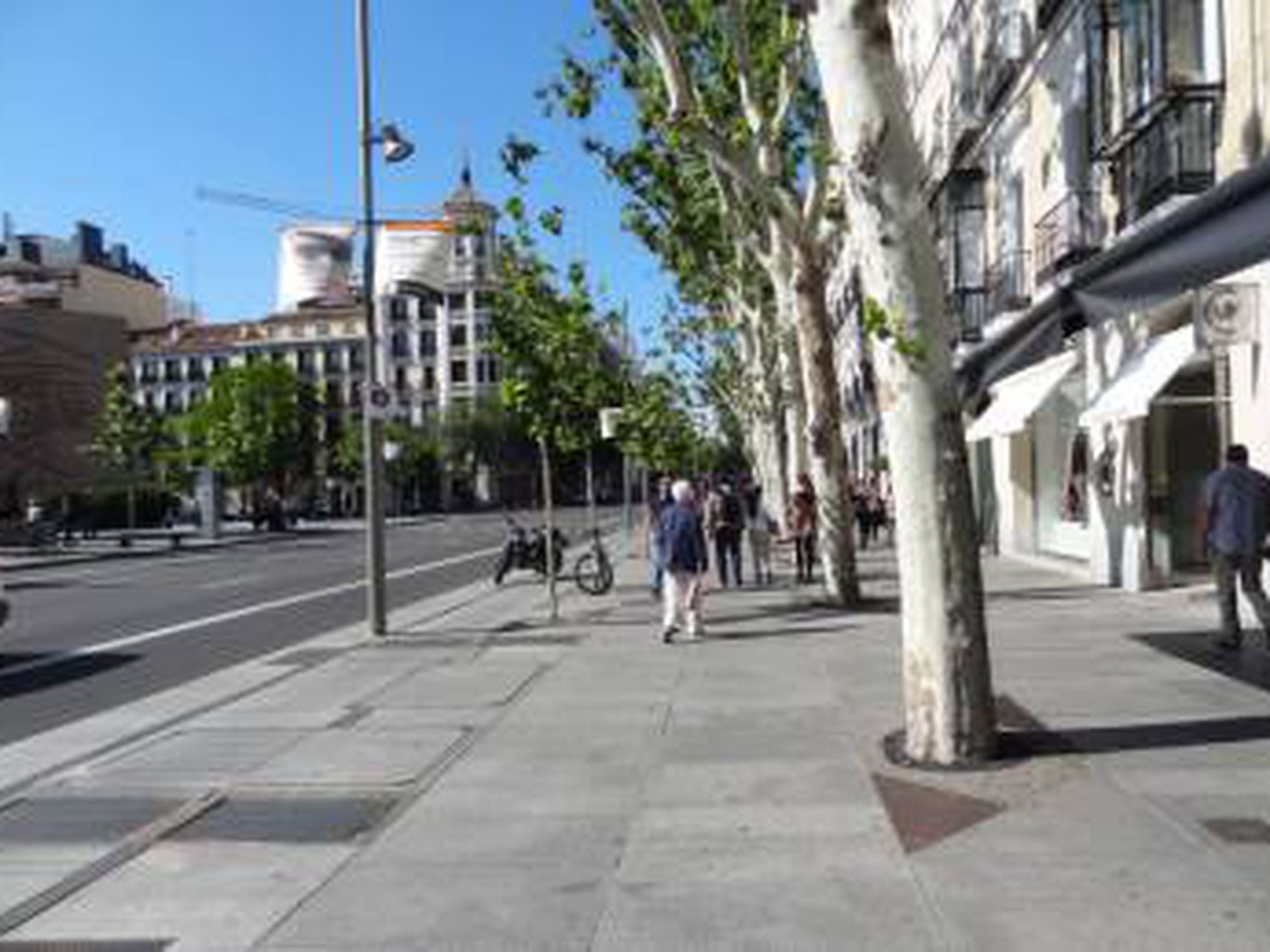 Paseando por la calle Serrano de Madrid - Mi Viaje