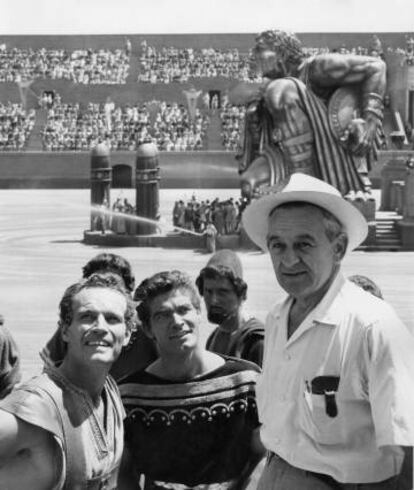 Heston, Boyd y Wyler, en el rodaje de la carrera.