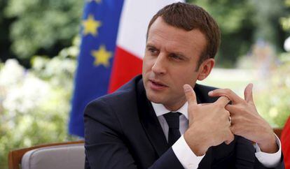 Emmanuel Macron, en el Elíseo, este martes durante la entrevista.