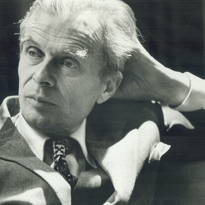 El autor británico Aldous Huxley en una visita a Toronto, en una imagen sin fecha.