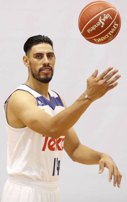 Gustavo Ayón