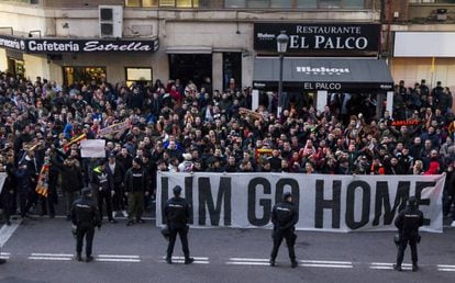 Protesta de seguidores del Valencia en Mestalla.