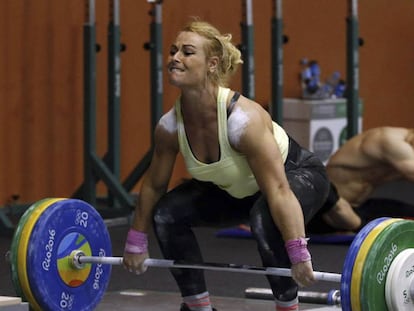 Lidia Valent&iacute;n este mi&eacute;rcoles en un entrenamiento en R&iacute;o. / JAVIER ETXEZARRETA (EFE)