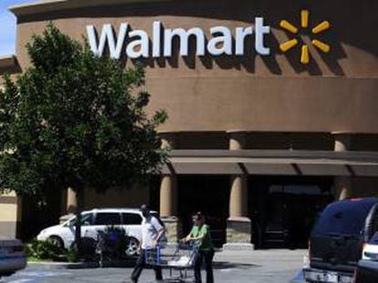 Vista de un supermercado Walmart en el Valle de San Fernando, en Los Ángeles, California (EE.UU.). EFE/Archivo