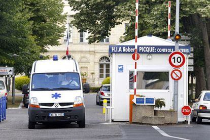 La entrada del Hospital Robert Pique de Burdeos, donde están hospitalizados los afectados.