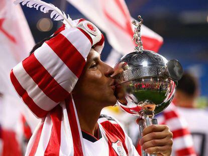 Enzo Pérez, del River Plate, celebra la Copa Libertadores.