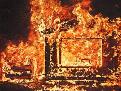 ‘Burnt #7’. De la serie 'Fuego' (2020). Fotografía: Ulf Saupe