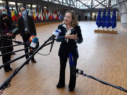 La vicepresidenta primera, Nadia Calviño, al llegar al Eurogrupo.