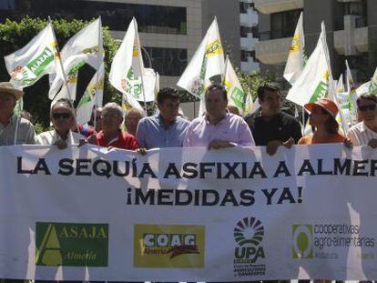 Representantes de las organizaciones agrarias en la manifestaci&oacute;n.