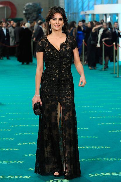 Penélope Cruz lució un espectacular vestido de encaje de Chanel en la edición de 2009.