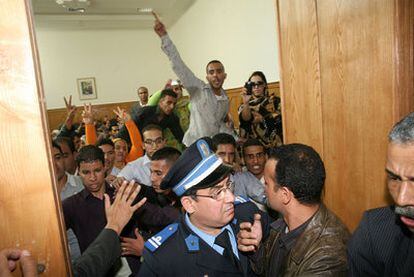 Un momento del incidente de ayer en el tribunal de Casablanca.