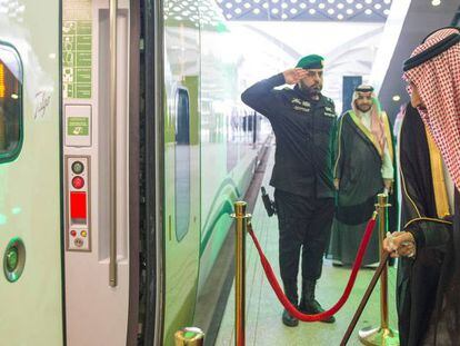 El rey de Arabia Saudí Salman bin Abdulaziz Al Saud en la inauguración del AVE a la Meca.