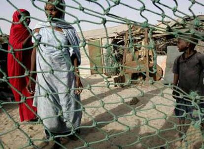 Pobladores de una aldea de Nuakchot, en Mauritania.