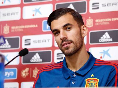 Dani Ceballos, en su rueda de prensa con la selección española.