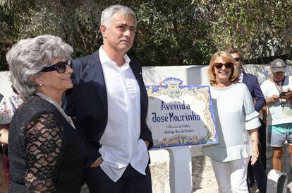 Jose Mourinho durante la inauguración de la avenida que lleva su nombre en Setúbal.