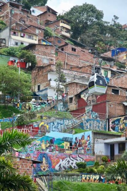 Uno de los barrios de los cerros de Medellín.