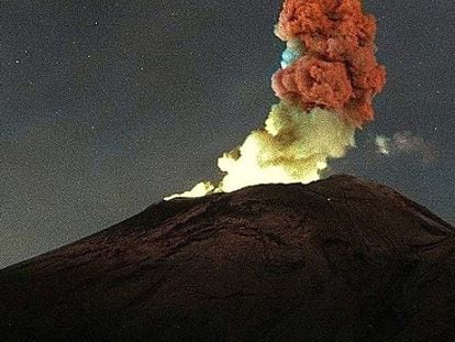 Imagen de monitoreo del volcán Popocatépetl, el 12 de julio 2023.