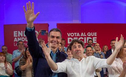 El PSOE capea sus contradicciones sobre EH Bildu: de socio fiable en Madrid a indeseable en Euskadi 
