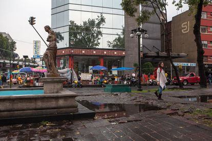 Vista actual del cruce de avenida Insurgentes y Álvaro Obregón en la ciudad de México.