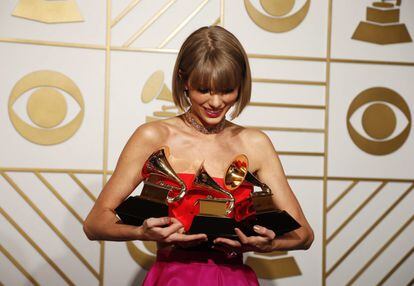 Taylor Swift ha ganado un total de 10 Grammy, y en 2016 fue una de las ganadores de la noche, al llevarse tres de los premios: mwejor videoclip por 'Bad Blood', disco pop del año y mejor disco pop vocal por '1989'.