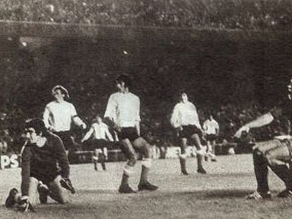 Asensi marca el gol de Espa&ntilde;a en la Copa de la Hispanidad de 1972 ante Argentina
