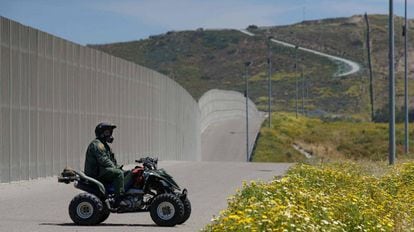 Un tramo de la frontera entre EE UU y México