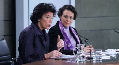 Isabel Celáa, ministra de Educación en funciones y Magdalena Valerio, ministra de Trabajo en funciones