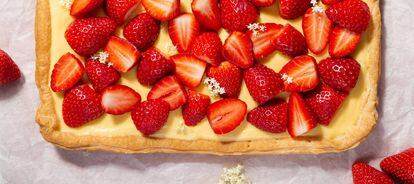 Repostería para principiantes: receta fácil de tarta de fresas y crema |  Recetas | Gastronomía | EL PAÍS