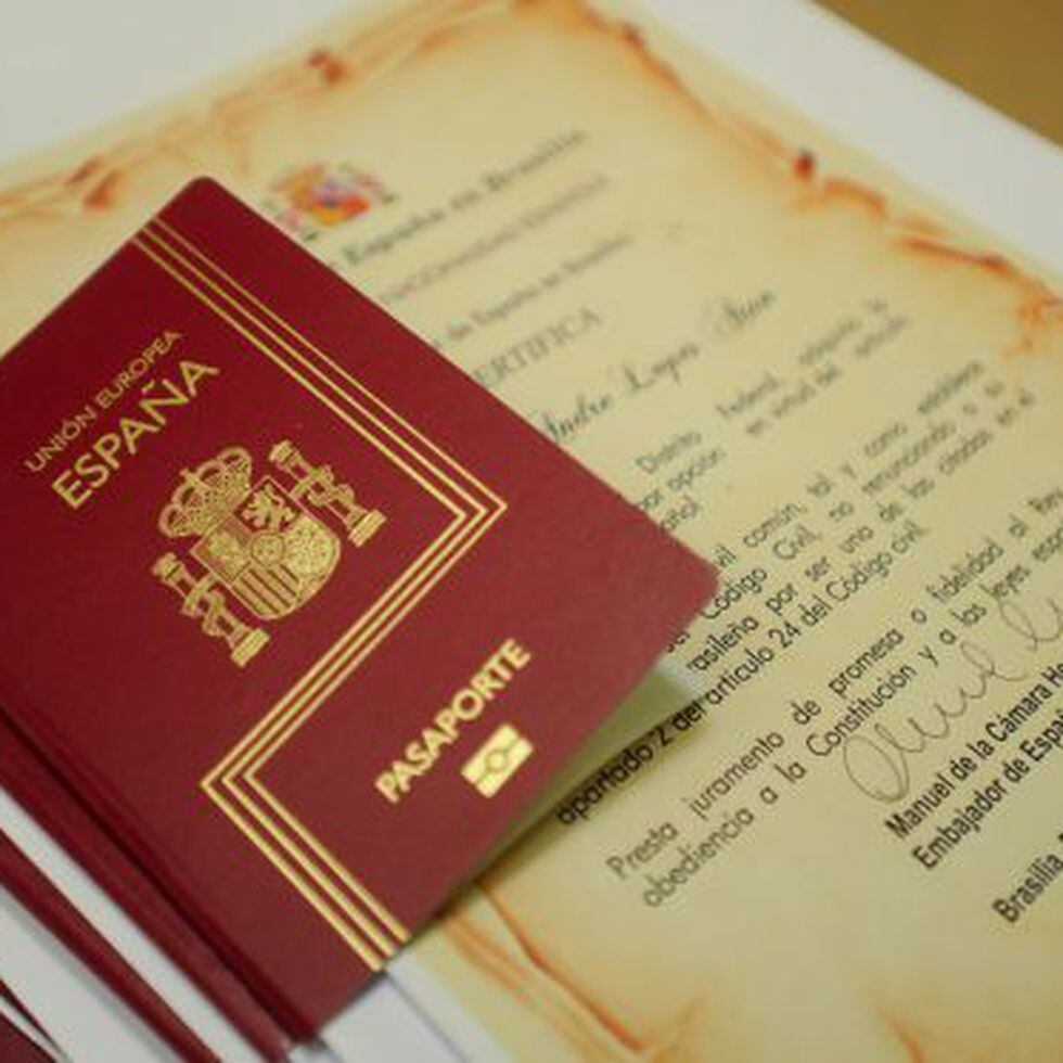 Su apellido también está en la lista (falsa) para obtener el pasaporte  español? | Politica | EL PAÍS