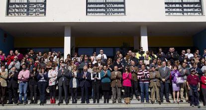 Concentración en el Ayuntamiento de Torremolinos en repulsa por el suceso.