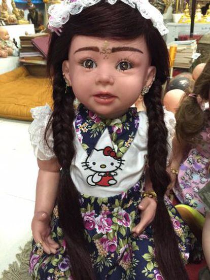 Un modelo de muñeca Look thep.