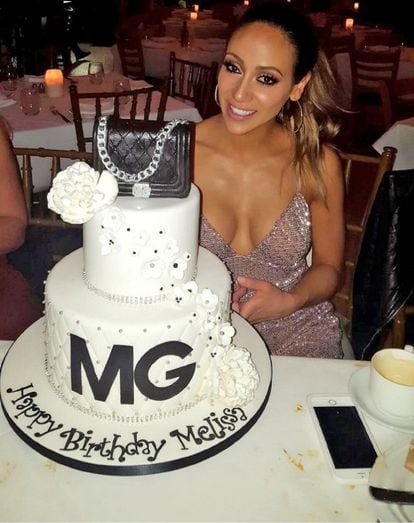 Melissa Gorga, una de las estrellas del 'reality' 'The Real Housewives of New Jersey', festejó su llegada a los 38 años con una tarta inspirada en el mítico bolso de Chanel.