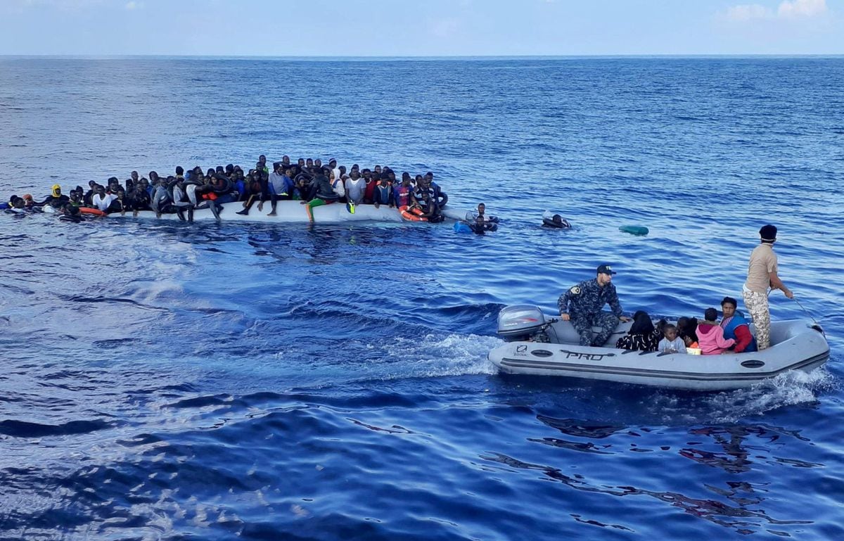 Frontex envió 2.200 mensajes a Libia para detener a migrantes en el mar pese a los abusos de su guardia costera | Internacional
