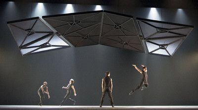 Un momento de la representación <i>El jardín infinito,</i> que se estrenó ayer en el Teatro Real de Madrid.