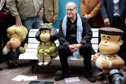 Quino inaugura en septiembre de 2014 las estatuas de Mafalda y sus amigos en San Telmo, al cumplirse 45 años de la publicación de la tira.