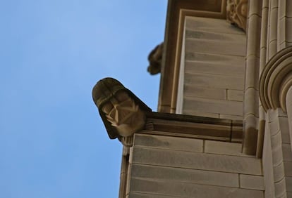 Darth Vader, en una cornisa de la cara norte de la catedral de Washington (EE UU).