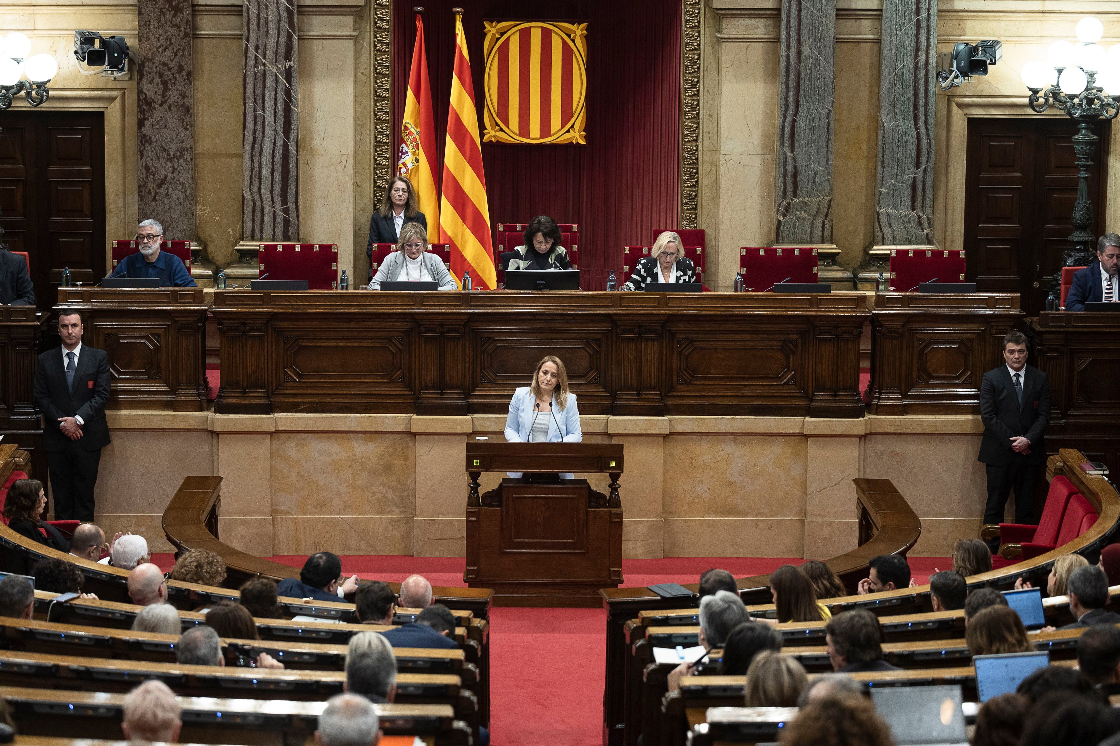 El PSC y el independentismo se disputan los seis votos de los Comuns, claves para ganar la Mesa del Parlament