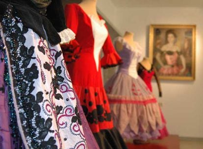 Trajes en el Museo Mariemma, en Íscar (Valladolid), el pueblo donde nació la <b><i>divina.</b></i>