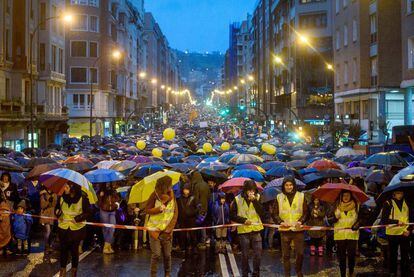 Imagen de la manifestación a favor del acercamiento de los presos de ETA celebrada este sábado en Bilbao.