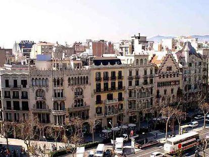 La &#39;Manzana de la Discordia,&#39; en el paseo de Gràcia.