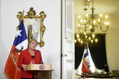 Michelle Bachelet, en una rueda de prensa en Santiago