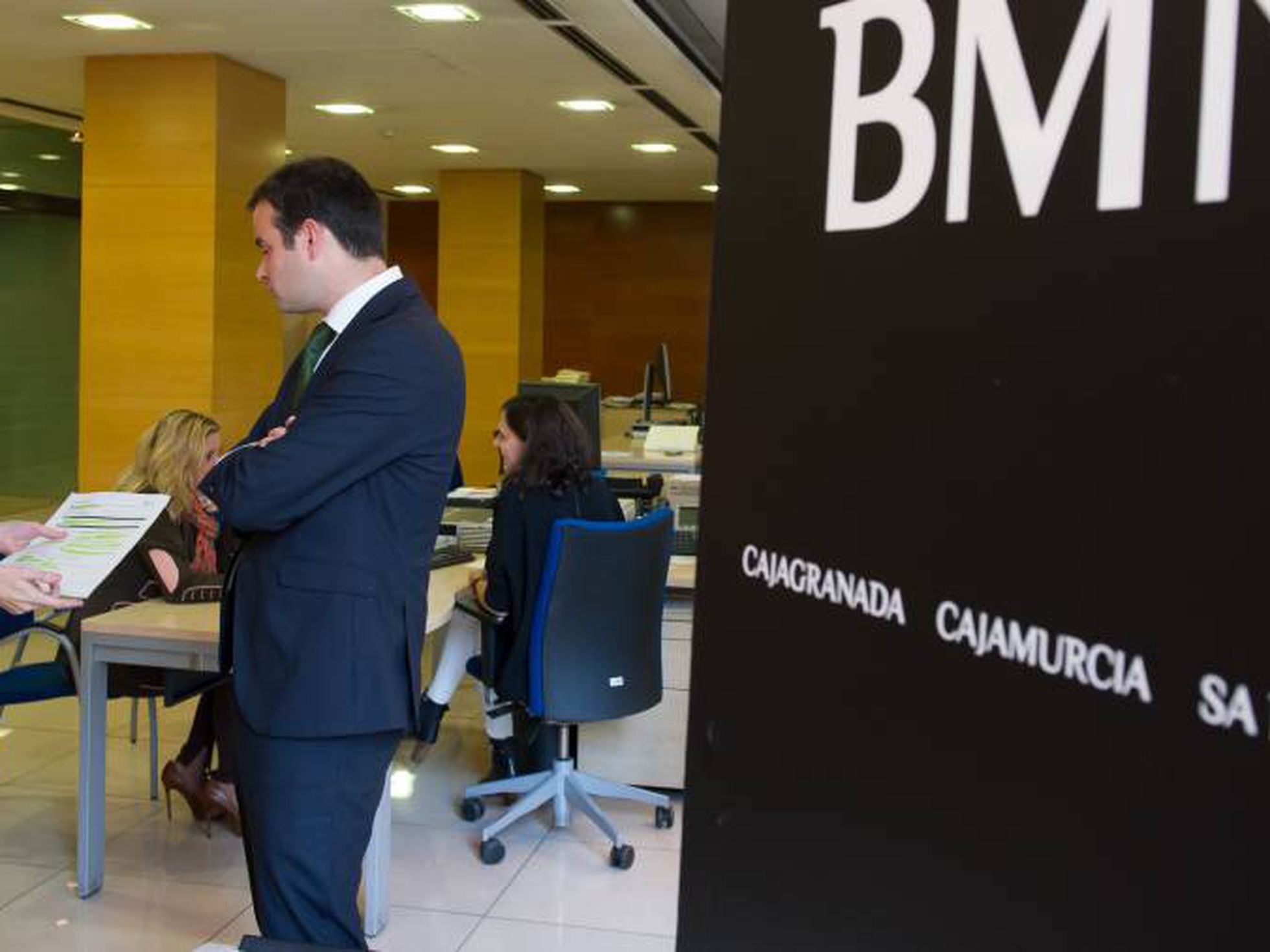 escucha Rebajar Tacón BMN cerrará otras 24 oficinas antes del 15 de enero | Empresas | Cinco Días