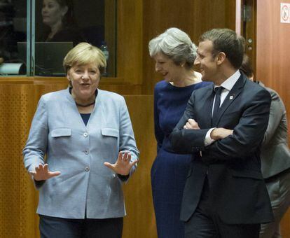 Merkel, May y Macron, durante la cumbre europea, este jueves, en Bruselas. EFE/OLIVIER HOSLET