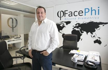 Salvador Mart&iacute;, presidente de Facephi, en la sede de la empresa