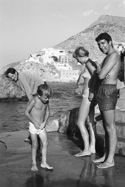 Leonard Cohen, con Marianne Ihlen, en Grecia en 1960.