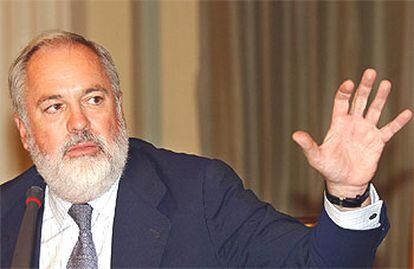 El ministro de Agricultura, Miguel Arias Cañete, en su comparecencia de ayer.